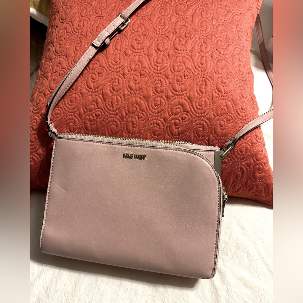 Cute little Nine West dusty rose purse